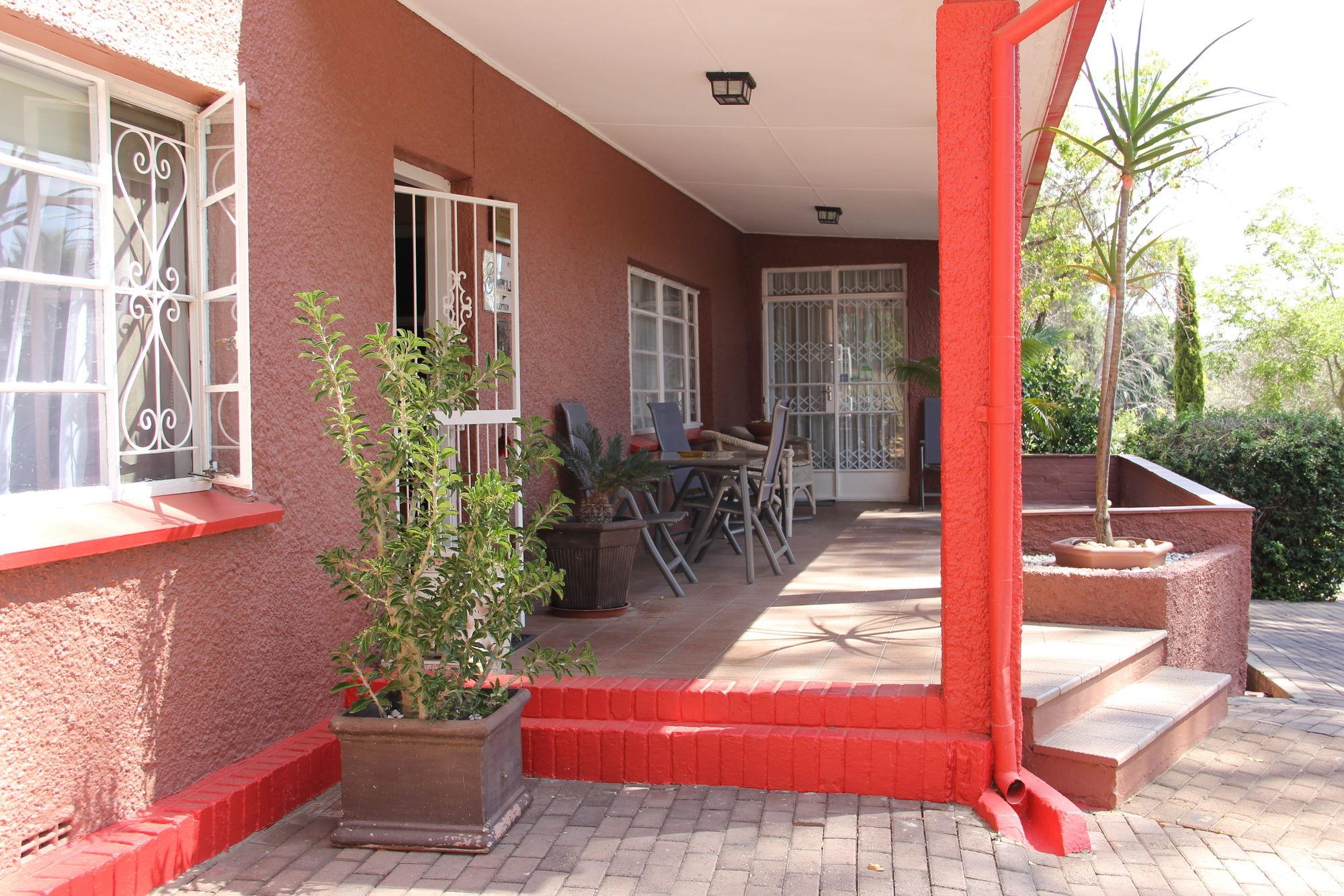 Gumtree Guest House Oudtshoorn Exterior photo